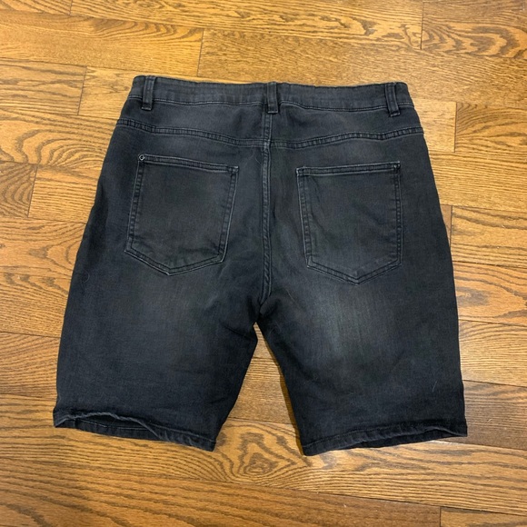 Jeans short - Picture 2 of 3